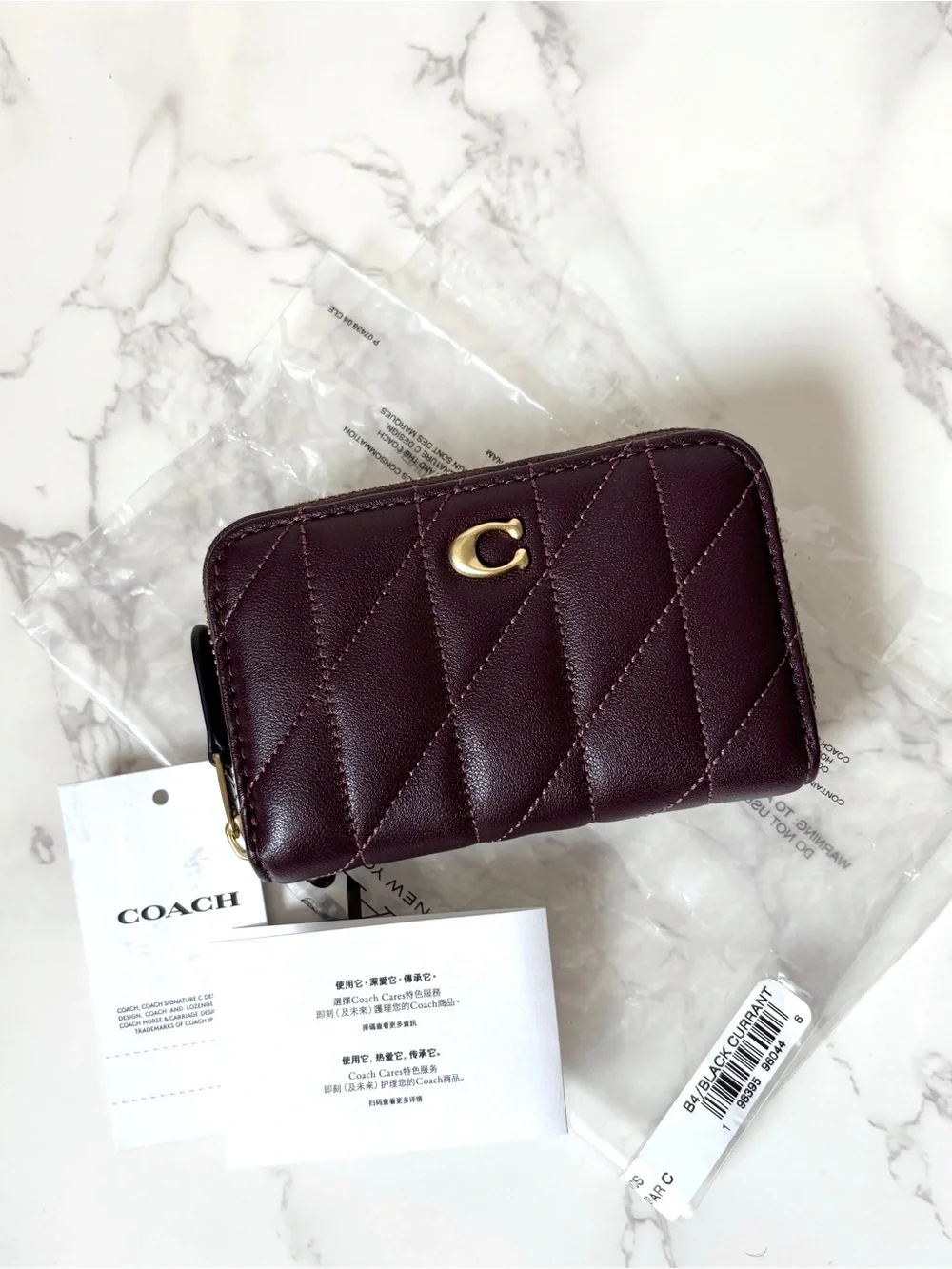 Coach Essential Pillow Quilted Leather Zip Around Card Case Black Currant